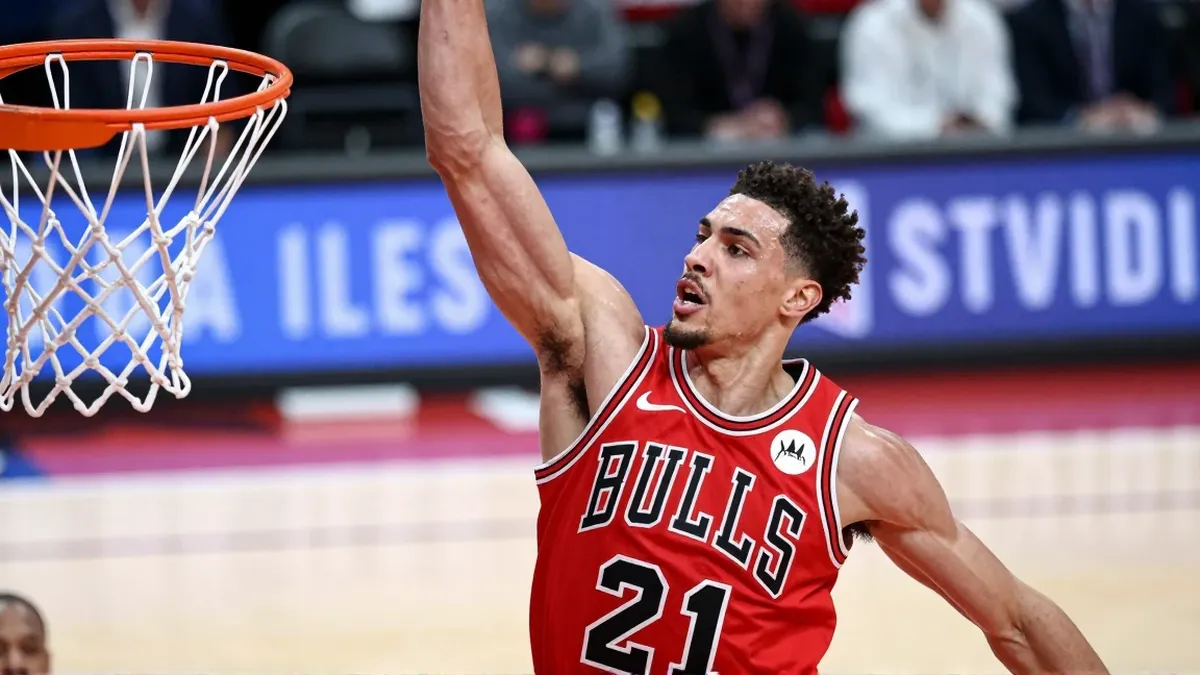 The Chicago Bulls have a long history of producing some of the greatest dunkers in NBA history