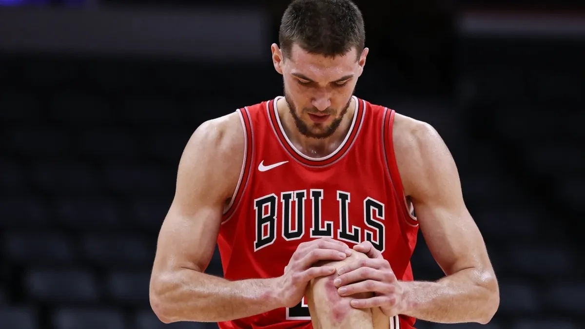 Get the latest Chicago Bulls injury news, including updates on Nic Claxton, Zach Collins, and Summer League absences...
